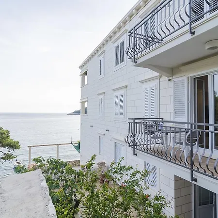 Pine Tree Boutique Apartments Apartman *