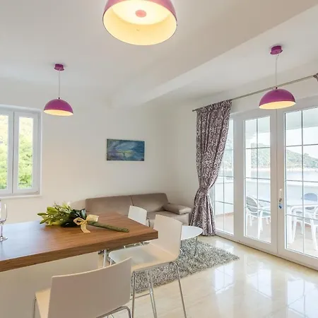 Apartman Pine Tree Boutique Apartments Saplunara