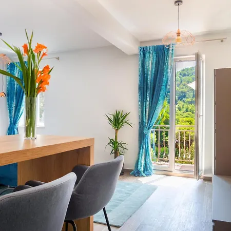 Pine Tree Boutique Apartments * Saplunara
