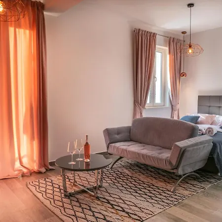 Pine Tree Boutique Apartments