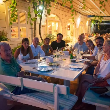 Pine Tree Boutique Apartments Saplunara