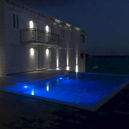 Pine Tree Boutique Apartments *