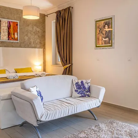 Pine Tree Boutique Apartments