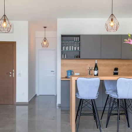 Pine Tree Boutique Apartments Apartman