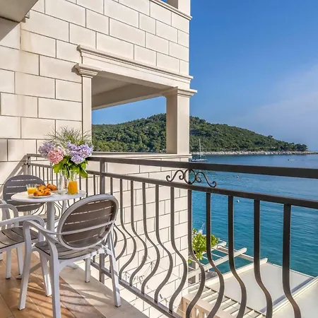 Pine Tree Boutique Apartments * Saplunara