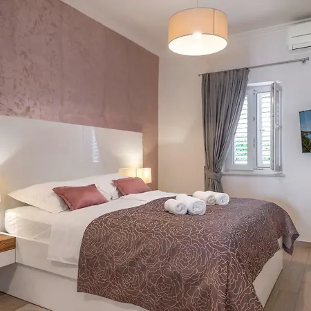 Pine Tree Boutique Apartments
