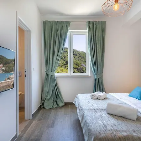 Pine Tree Boutique Apartments Apartman