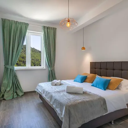 Pine Tree Boutique Apartments
