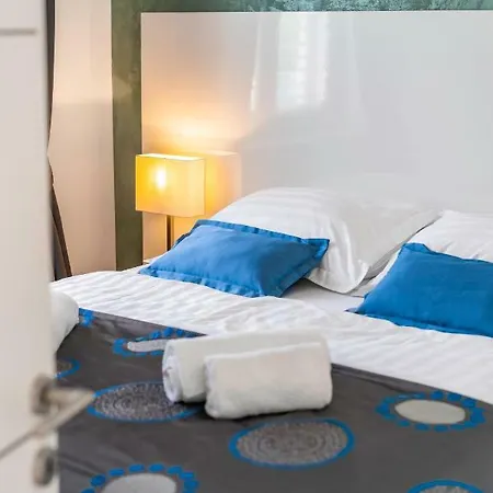 Pine Tree Boutique Apartments * Saplunara