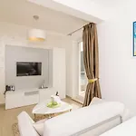 דירה Pine Tree Boutique ספלונרה