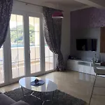Pine Tree Boutique * سابلونارا