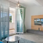 Pine Tree Boutique Apartman Saplunara
