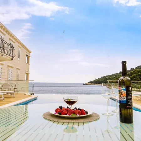 Apartment Pine Tree Boutique Saplunara