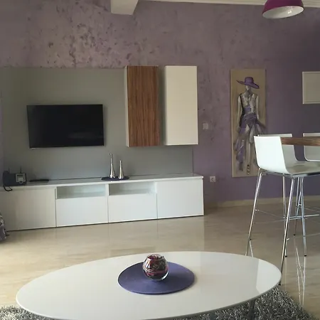 Διαμέρισμα Pine Tree Boutique Saplunara