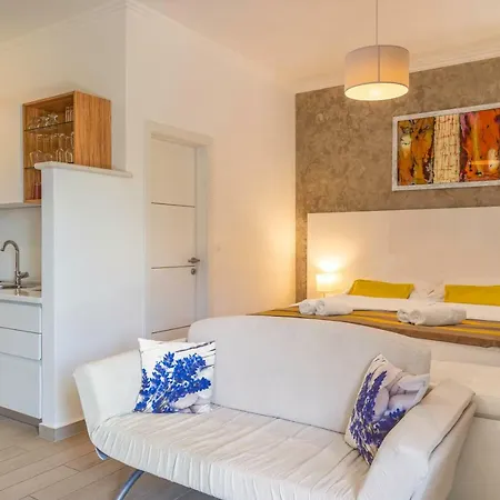Pine Tree Boutique Apartament Saplunara