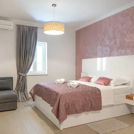 Pine Tree Boutique Apartment *